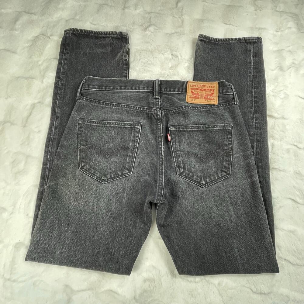 🔥VTG 90s Levi’s 501 Button Fly 30x32 Distressed Worn Straight Leg Men’s Jeans - Picture 5 of 15